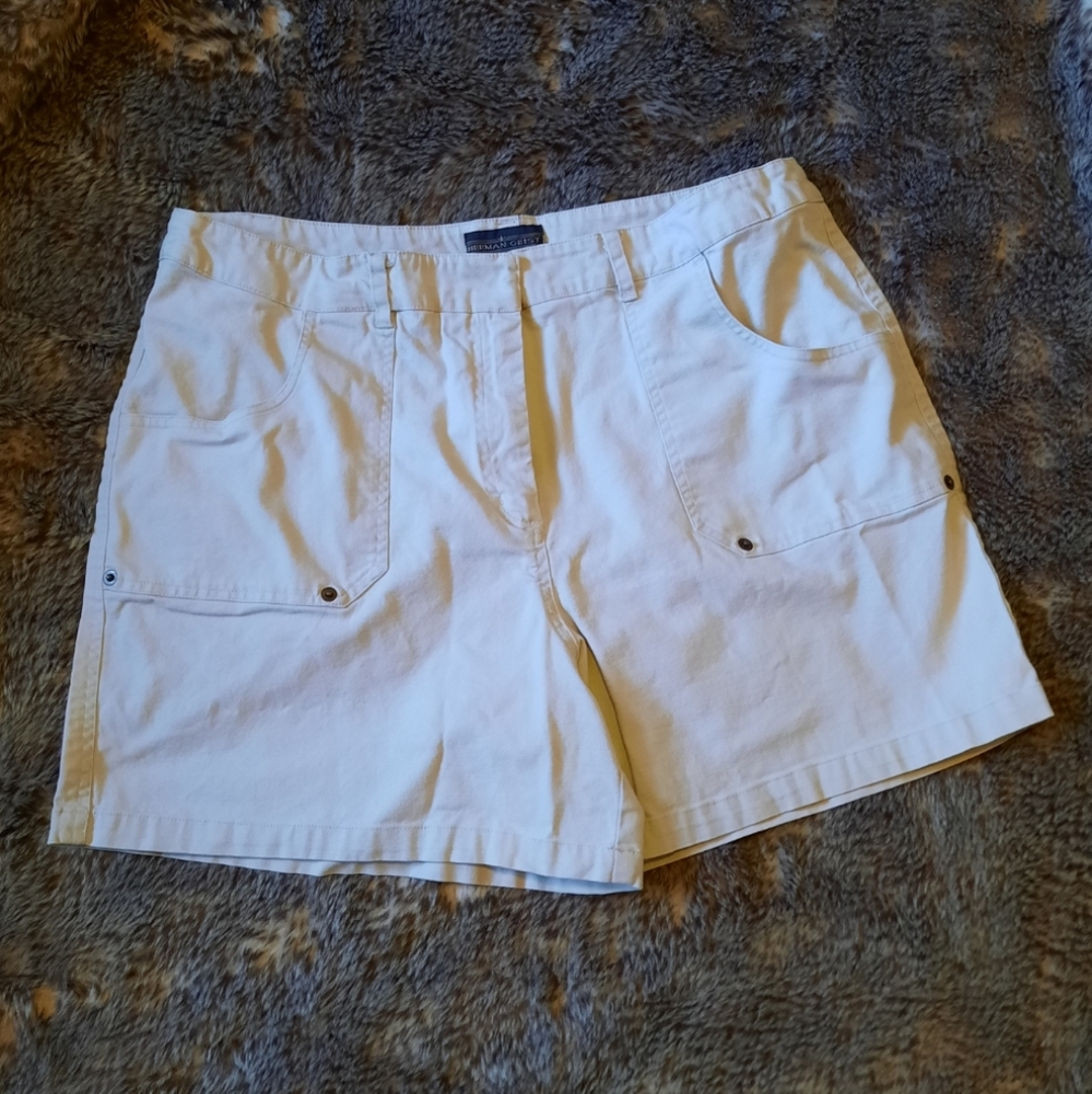 Khaki Herman Geist Shorts